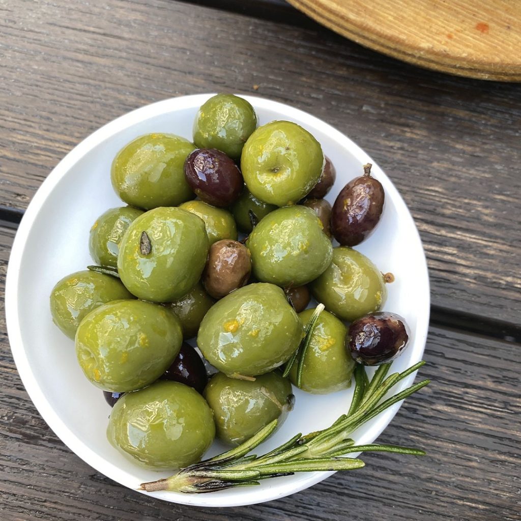 MAdama oliven